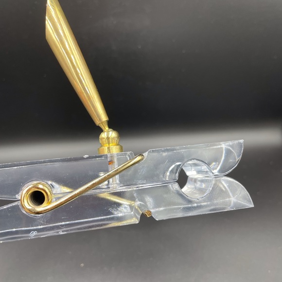 Vintage Plastic/Acrylic Clothespin Pen Note Holder - Picture 7 of 11